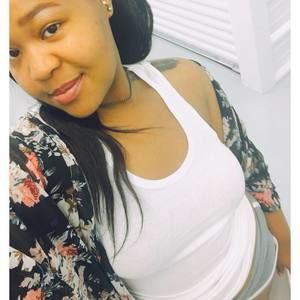 Meet your Posher, Alexis